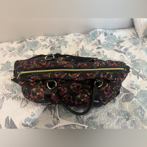 Extreamly Rare HTF Betsey Johnson Black and colorful floral skull studded duffle - Picture 8 of 14